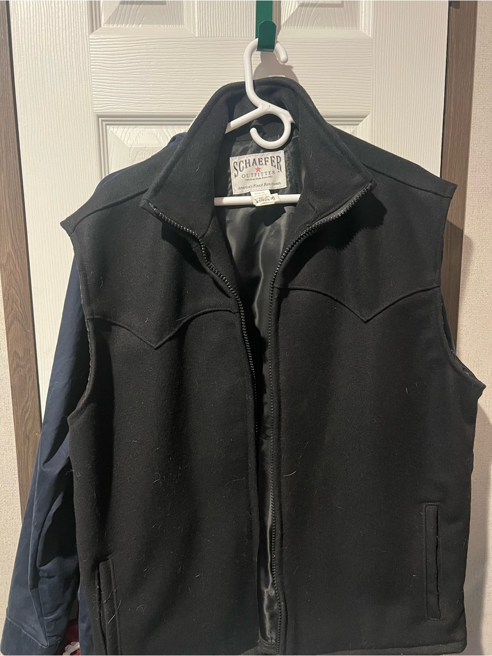 Schaefer Outfitter Men's Black Wool-Blend Zip Vest